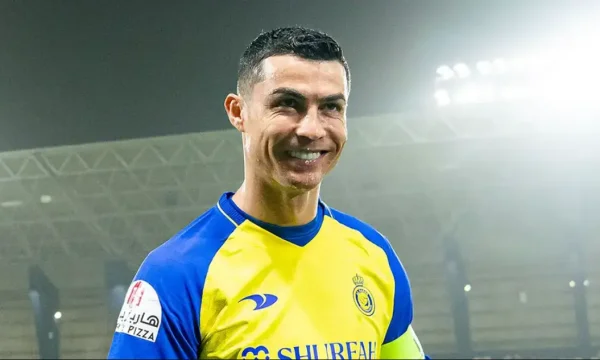 Un altro record “Gwinness” di Ronaldo, di nuovo diventa lo sportivo pagato al mondo