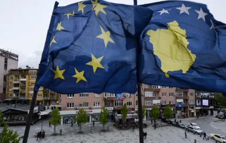 L'UE attend d'autres mesures du Kosovo pour lever les mesures