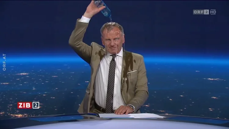 Wegen der Hitze, österreichische Moderator nass selbst live
