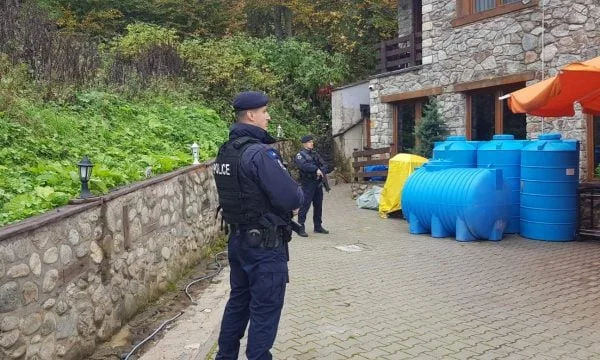 Questo è il caso del procuratore, che è stato rilasciato 75 ville impounded.