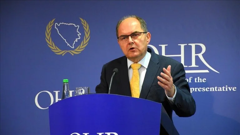 Schmidt busca persecución de los deniers del genocidio de Srebrenica