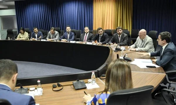 Horvenier después de reunirse con Kurt: Las tensiones afectan negativamente el clima de inversión