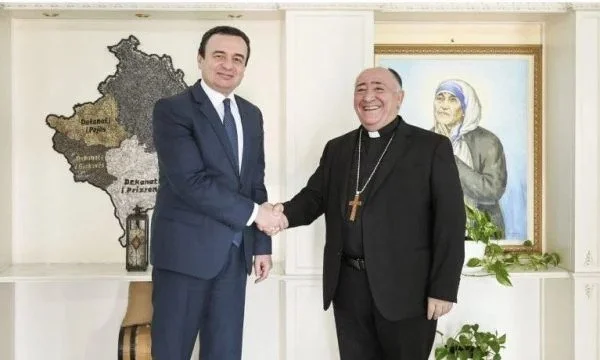 Kurt se reúne con Mi Señor Dode Gjergji, también habla del encuentro con el Papa Francisco