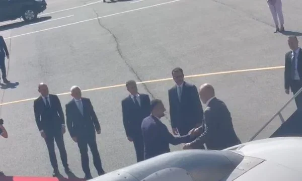 Rama kommt in Kosovo, erwartet von Albaniens Botschafter