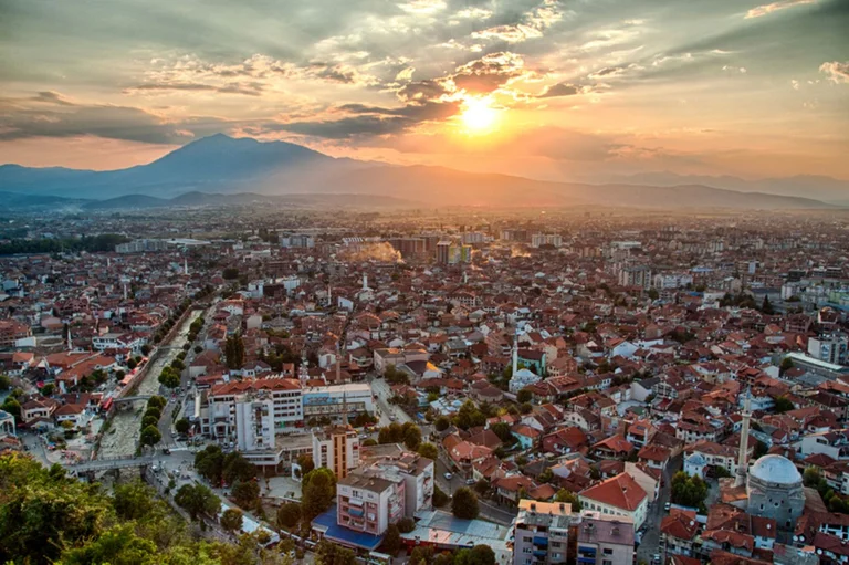 Mutter in Prizren berichtet an die Polizei des Jungen, sagt er übte körperliche Gewalt gegen sie