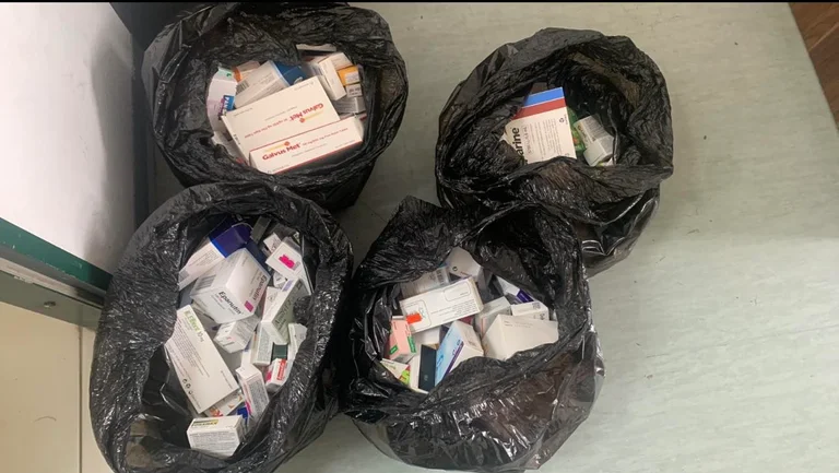 Bases a drug store in Prizren, ca. 300 medicines seized