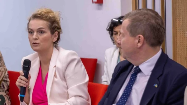 Il capo dell'ufficio dell'UE incontra la farfalla Kusar: ho sentito minacce della campagna di danno