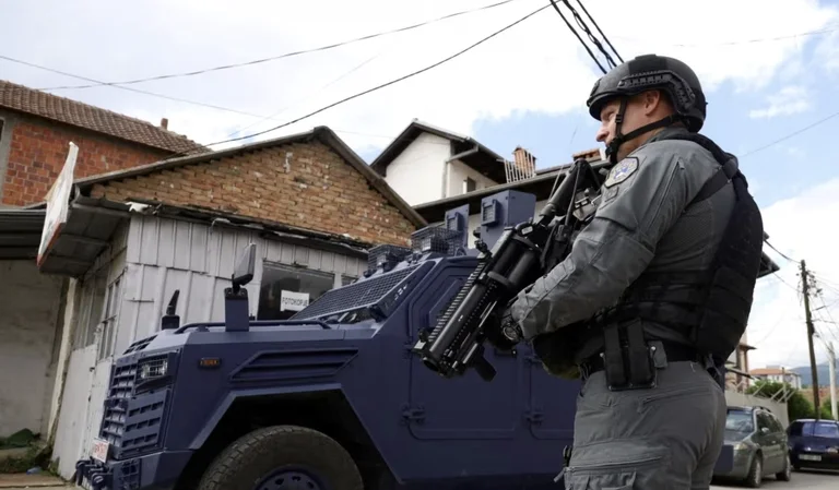 Pourquoi la Serbie a-t-elle demandé à la Liste serbe de déclarer la police du Kosovo organisation terroriste?