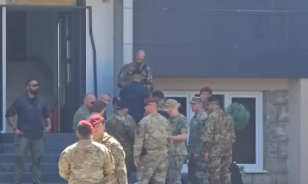 KOFOR-Kommandeur hat während eines Besuchs in Leposaviq (FOTO) nicht das Gemeindeobjekt eingegeben