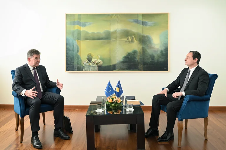 Kurti Lajcak, dettagli dell'ufficio del primo ministro