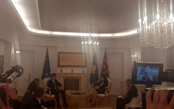 Lage im Norden, Osman Treffen mit Lajcak beginnt