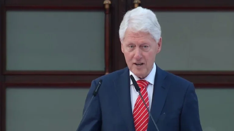 Clinton talks about tensions in the north: Stop this madness.