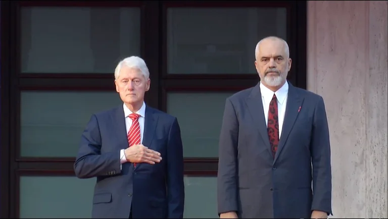 Rama-Clinton: Sie sind der größte albanische Präsident, den wir in Amerika finden konnten