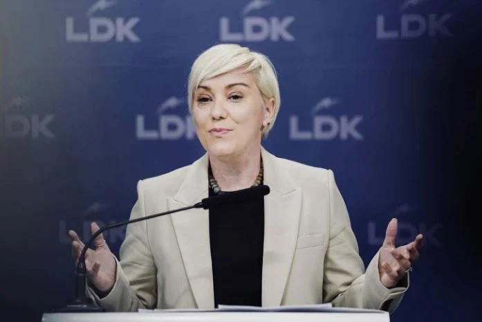 LDK acusa el ministerio de la ineptilidad