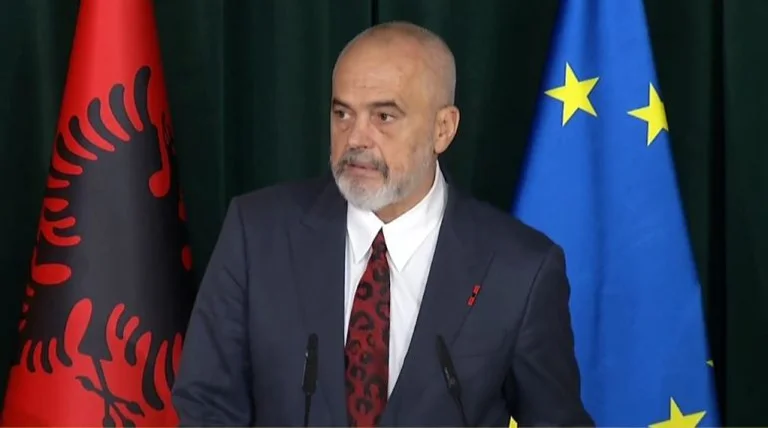Para obligar a Serbia a aceptar el plan Franco-German: