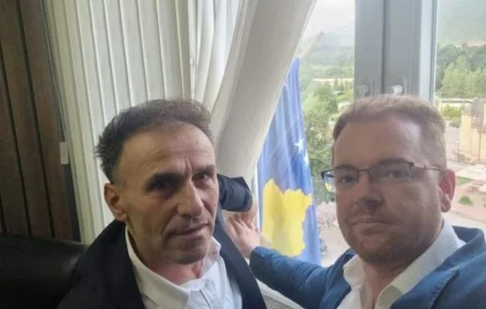 Vokrri rrëfen për nëntë ditët e tij me Hetemin në komunë: Aty është improvizuar një dush