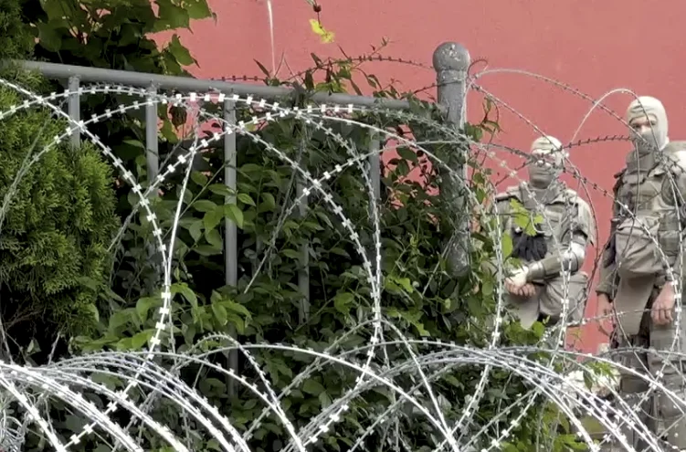 “EURONEWS”: Asociacioni i komunave serbe shihet si qetësim i situatës në Veriun e Kosovës