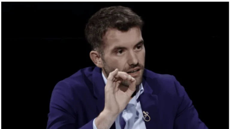 Gjinovci: Bashkësia ndërkombëtare sheh lloj-lloj ëndrra, s’duhet të lejojmë të bëhet hajgare me ne