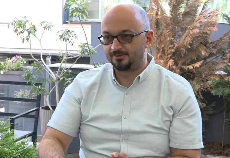 Eksperti sigurisë thotë se shpallja e dy organizatave si terroriste është vendimi në kohë të gabuar