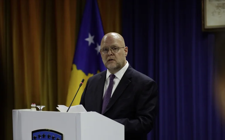 Hovenier: Jemi të habitur pse nuk ka përgjigje pozitive ndaj kërkesave tona për veriun