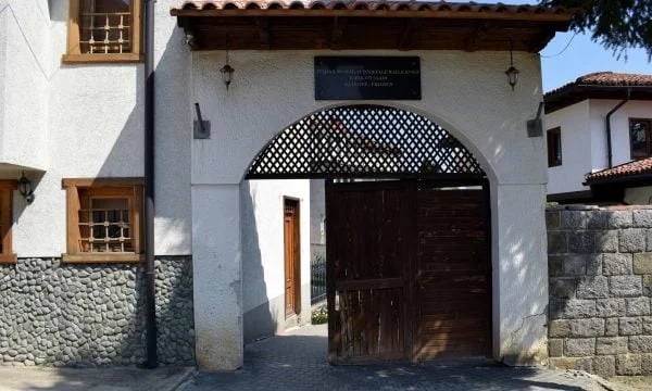 Teqja e Madhe e Gjakovës: I arrestuari i dytë për vjedhjen kurrë s’ka qenë besimtar i Teqesë