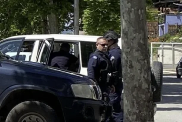 Largohet kontejneri i djegur i PK-së në veri i cili shërbente si pikë statike