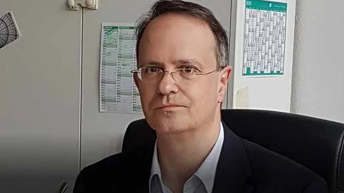 Weber: Nuk kemi parë në të kaluarën, që palët së pari të rezistojnë për të pranuar thirrjen nga Brukseli dhe më pas të refuzojnë të ulen në të njëjtën tryezë