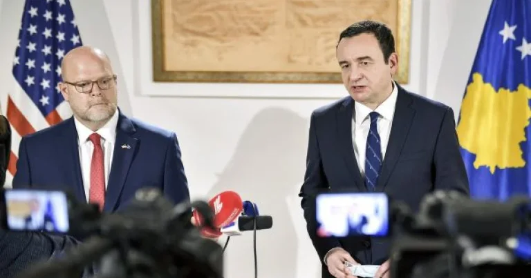 Audio-incizimi mes Kurtit dhe ambasadorit amerikan del të jetë i rremë