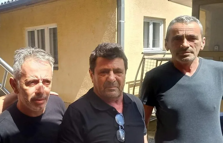 Qëndrimi 12 ditor në burgun e Kralevës i policëve të rrëmbyer nga forcat serbe