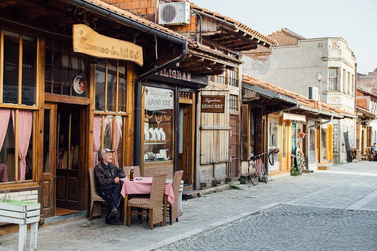 “Të gjithë nxënësit e kursit duan të largohen nga Kosova”