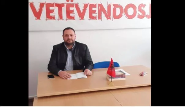 Kërkoi që tre policët e rrëmbyer të gjykoheshin për tradhti kombëtare, tash aktivisti i VV-së gëzohet për lirimin e tyre