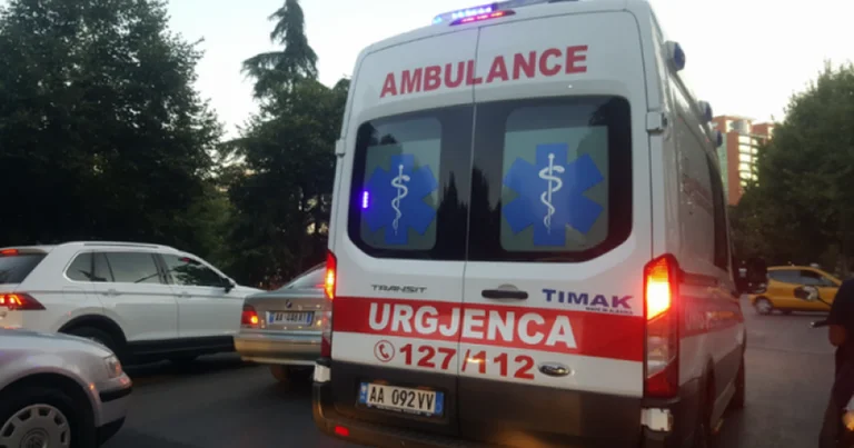Tiranë: I riu tenton të vetëdigjet me benzinë