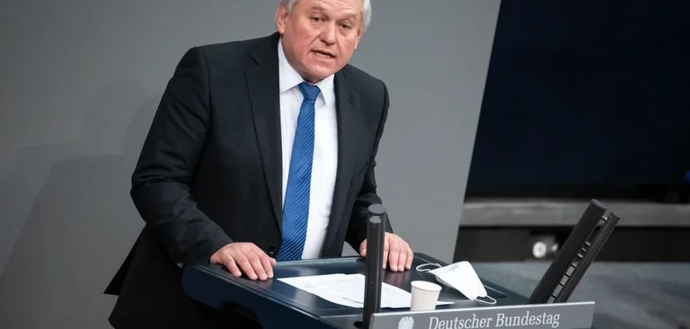 German MP: Bezüglich der Aussetzung des Kosovo Clan-Geschäftszertifikats