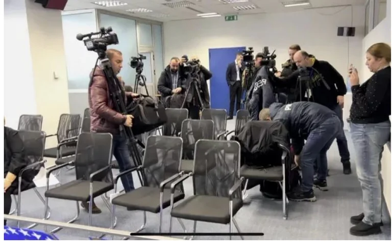 Journalistes et société civile : Plus d'application de la loi sur le signal