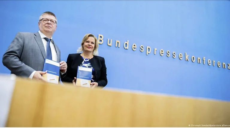 Quelles forces mettent en danger l'ordre constitutionnel en Allemagne?