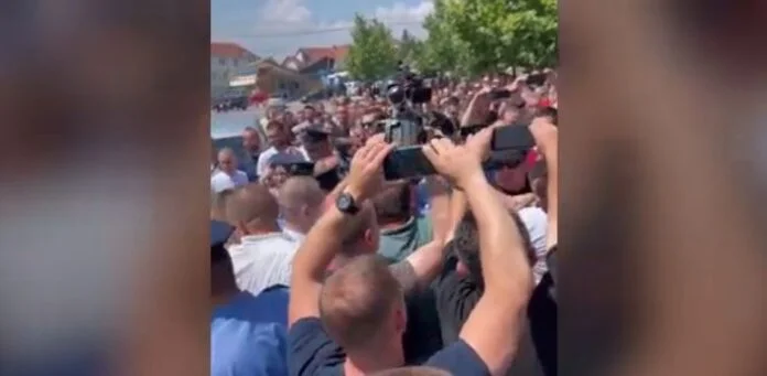 Los serbios protestan hoy en Gracanica, calle provisional Pristina-Jilan