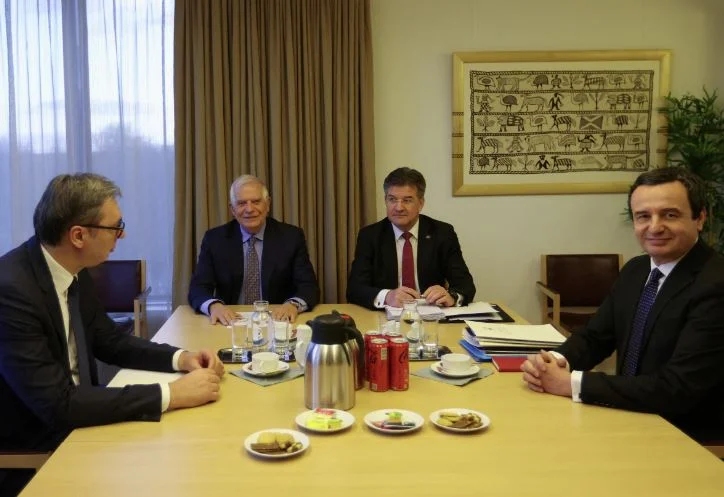 Borrell lädt Vuchy Kurt zu einem Notfalltreffen ein