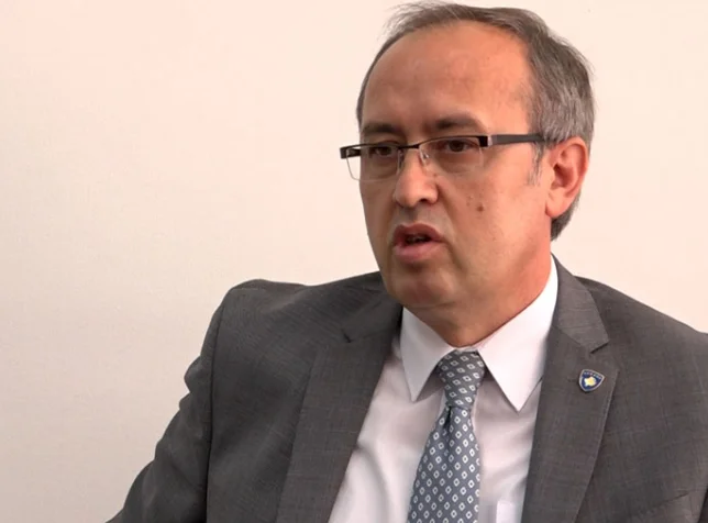 Hoti ngushëllon familjarët e viktimave në Serbi
