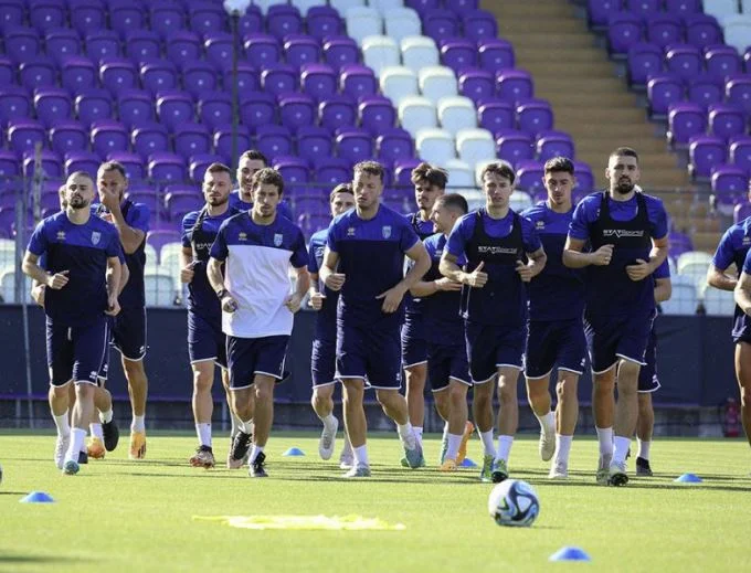 Offizielle Formationen: Belarus Kosovo