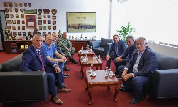 Il ministro Meheha riunisce ex ministri, Comandanti e OVLs