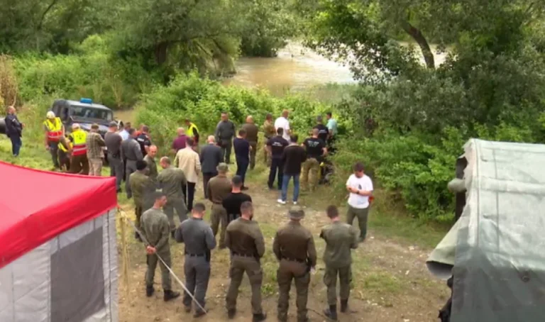 Il y a une voiture sur la rivière Lepenc, confirmation attendue si c'est une famille du Kosovo