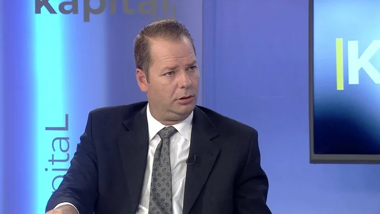 “ne veut pas l'indépendance du Kosovo”, Quluri: Pour qui Kurt fait-il le marché?
