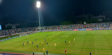 Die ersten 30 Minuten gehen zu “Fadil Vokri”, gleiche Punktzahl zwischen Kosovo und Rumänien
