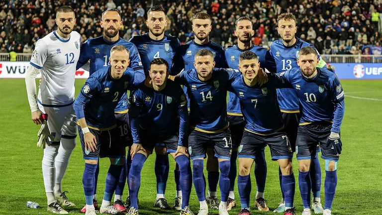 Formations officielles : Kosovo-Roumanie