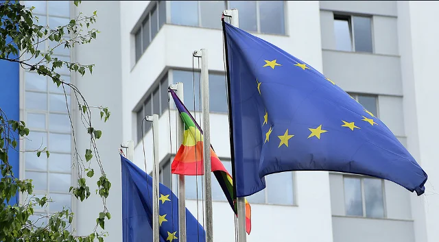 L'UE s'inquiète de l'affaire du clan Kosovo: écouter attentivement l'évolution de la situation