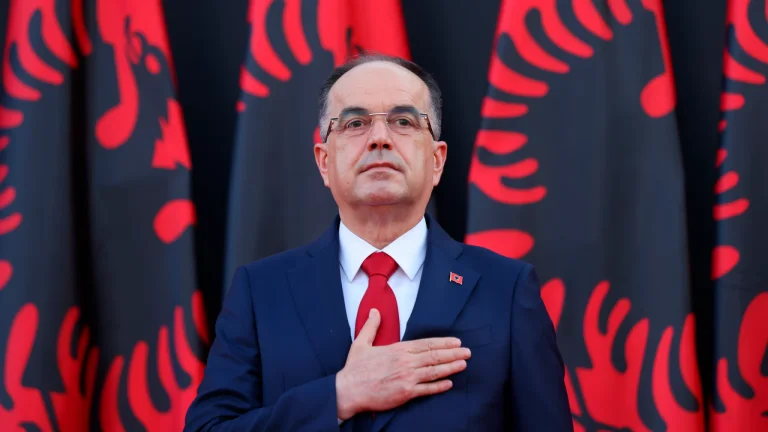 Le président albanais: La Serbie libère 3 policiers kidnappés