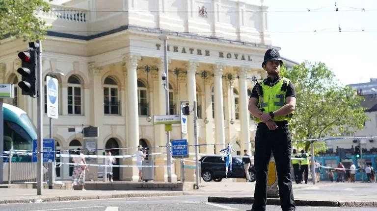 Gli attacchi continui a Nottingham, in Gran Bretagna, sono stati uccisi e feriti