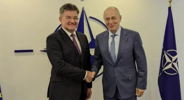 Lajcak rencontre un haut fonctionnaire de l'OTAN : Des mesures immédiates pour la désperception