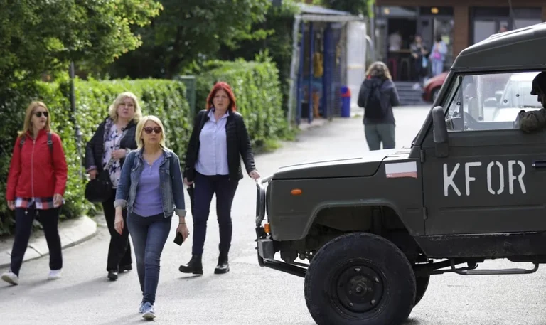 Le stade de la violence à Zvecan se transforme en promenade