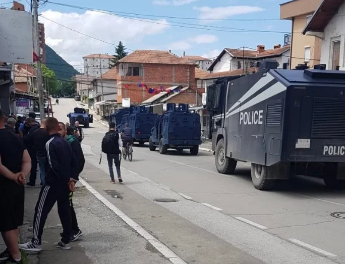 Spécial L'unité change seulement de position en Bosniens Lago